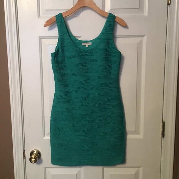 Women Alythea Fitted Green Sleeveless Medium Above Knee Ribbed Detail - Picture 2 of 8
